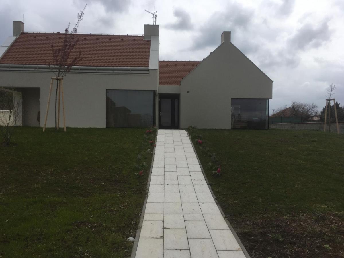 Villa Valtice Exterior photo